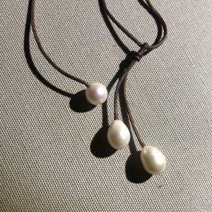 Genuine freshwater pearl leather necklace